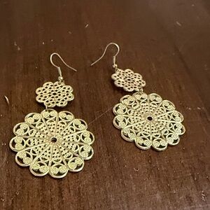 Elegant Gold Filigree Earrings